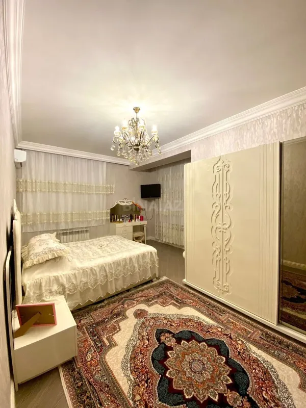 Satılır 3 otaqlı mənzil 160 m²