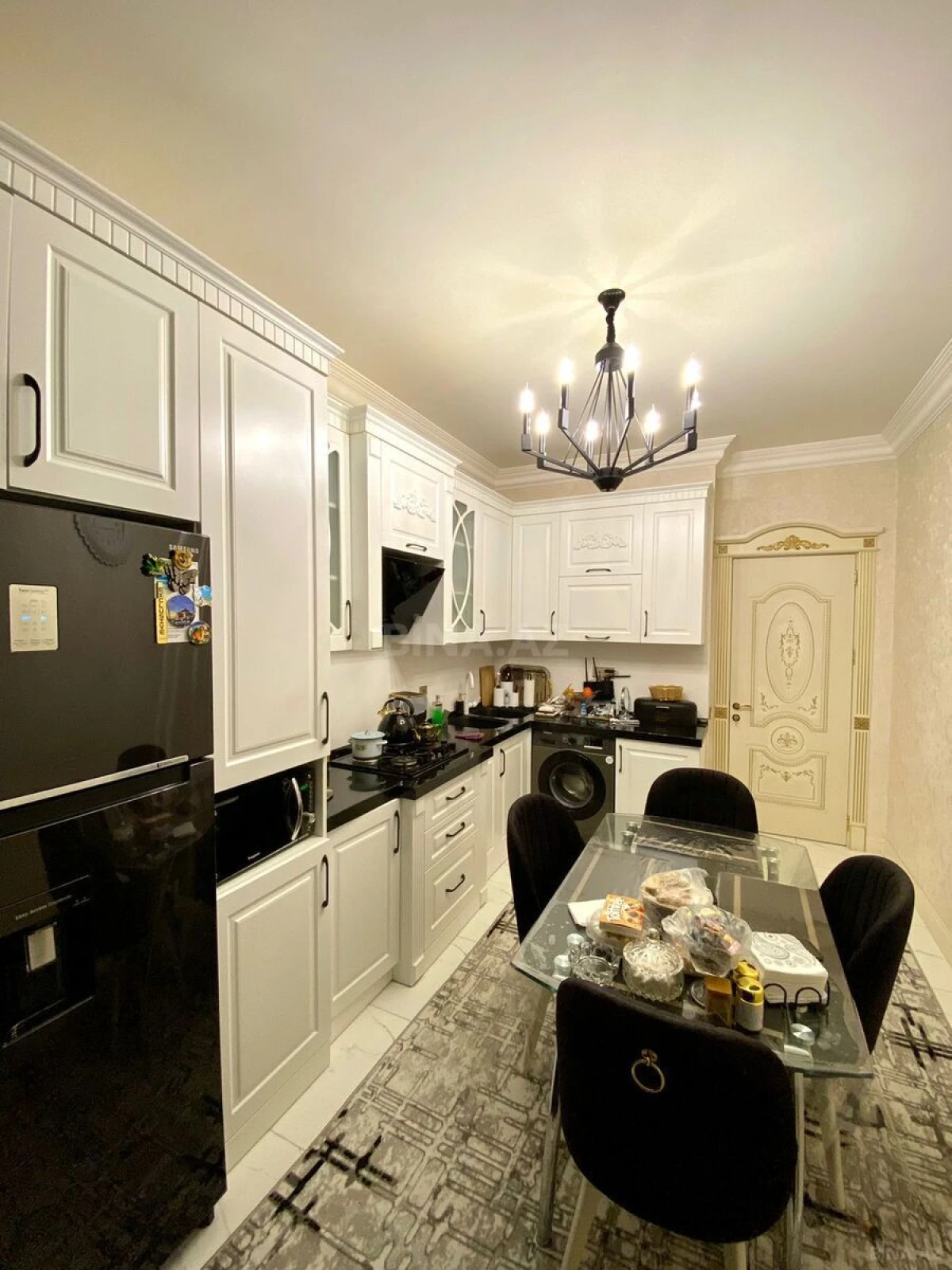 Satılır 3 otaqlı mənzil 160 m²