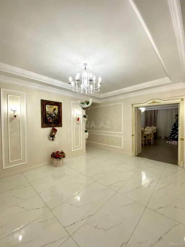 Satılır 3 otaqlı mənzil 160 m²