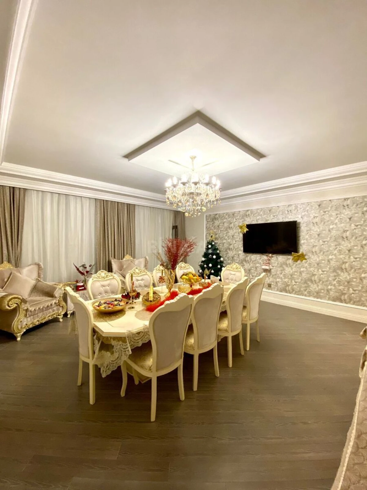 Satılır 3 otaqlı mənzil 160 m²