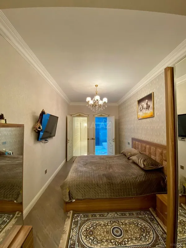 Satılır 3 otaqlı mənzil 160 m²