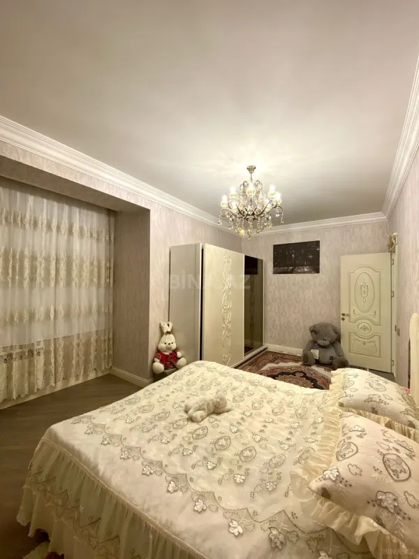 Satılır 3 otaqlı mənzil 160 m²
