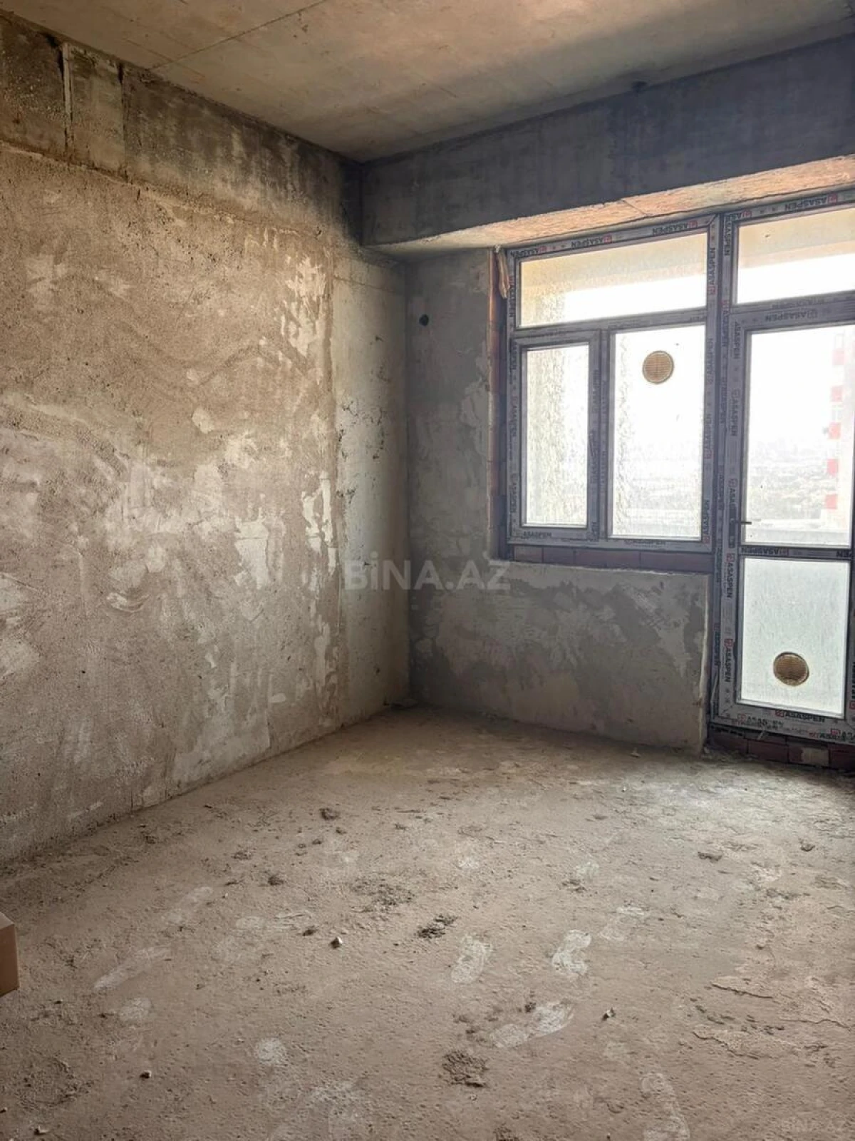 Satılır 3 otaqlı mənzil 104 m²