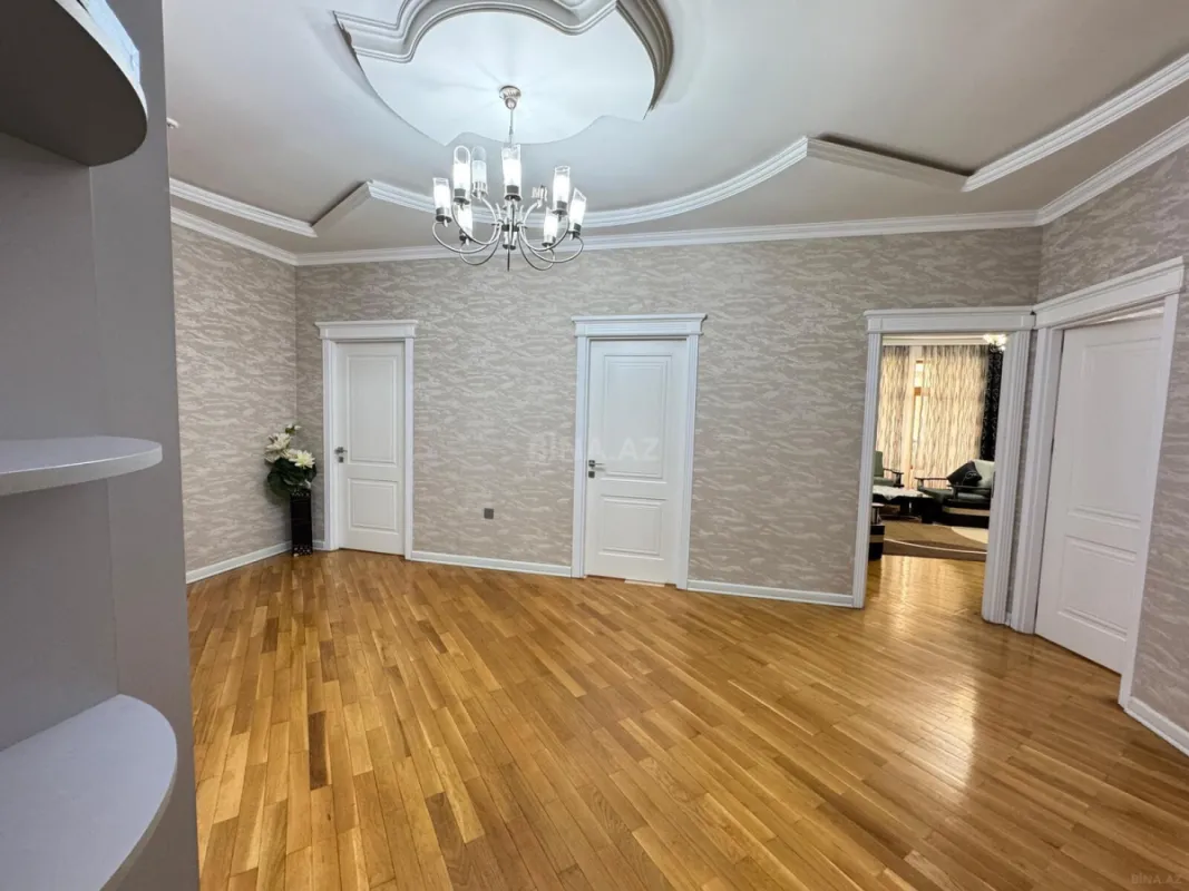 Satılır 4 otaqlı mənzil 154 m²