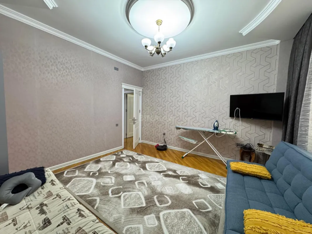 Satılır 4 otaqlı mənzil 154 m²