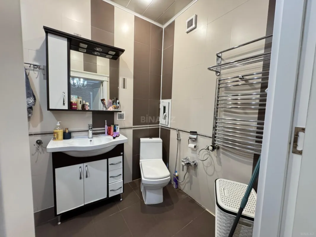 Satılır 4 otaqlı mənzil 154 m²