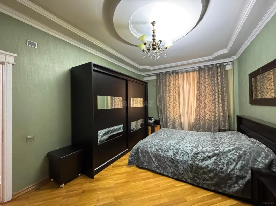 Satılır 4 otaqlı mənzil 154 m²