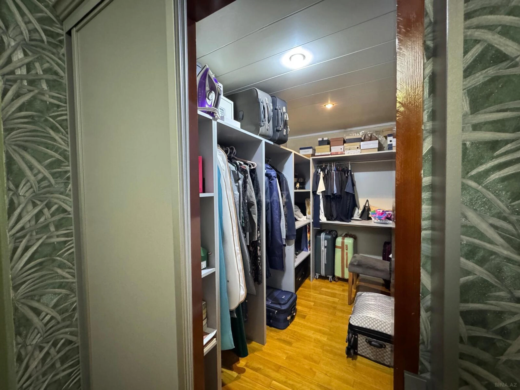 Satılır 4 otaqlı mənzil 154 m²