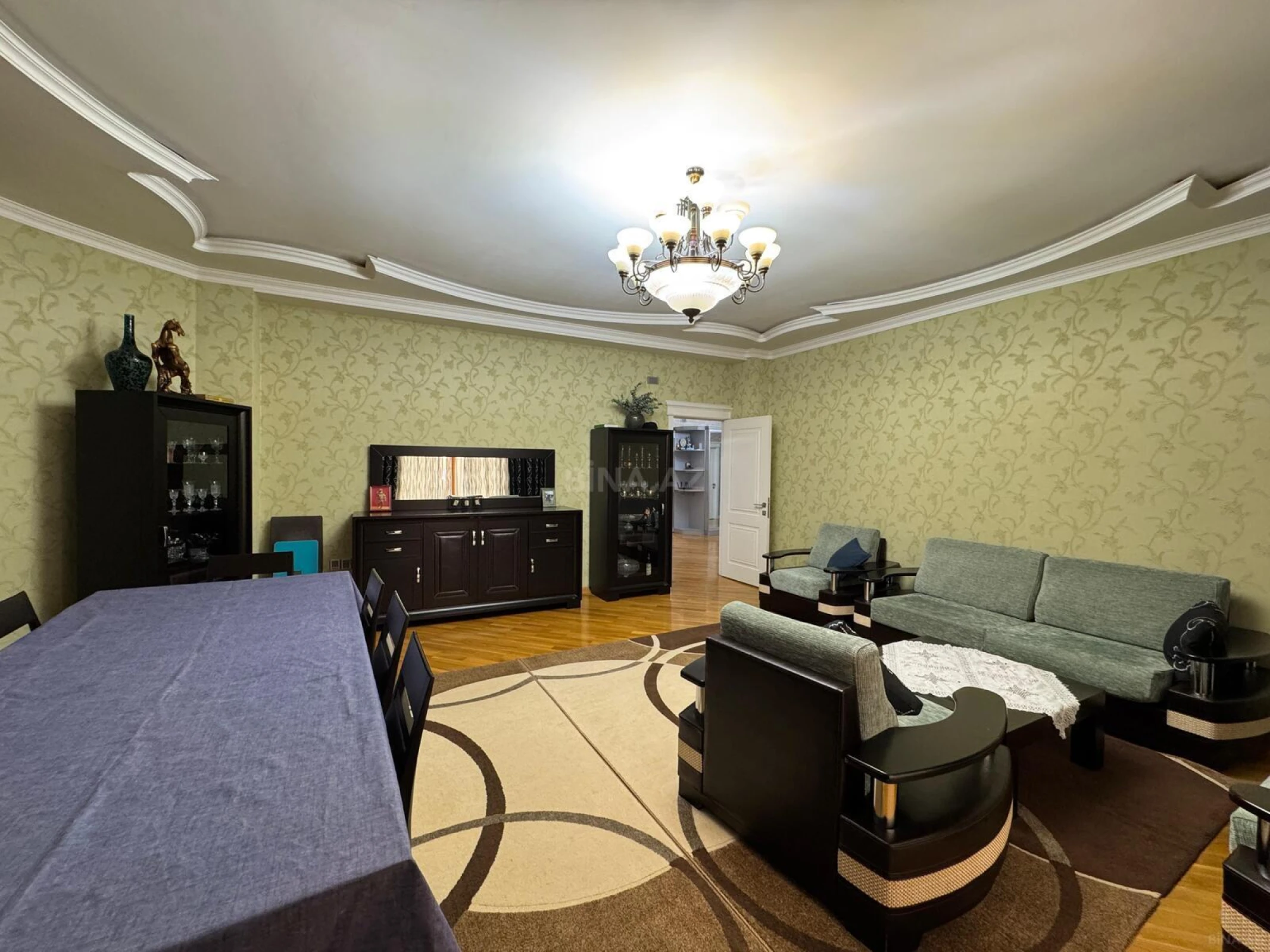 Satılır 4 otaqlı mənzil 154 m²