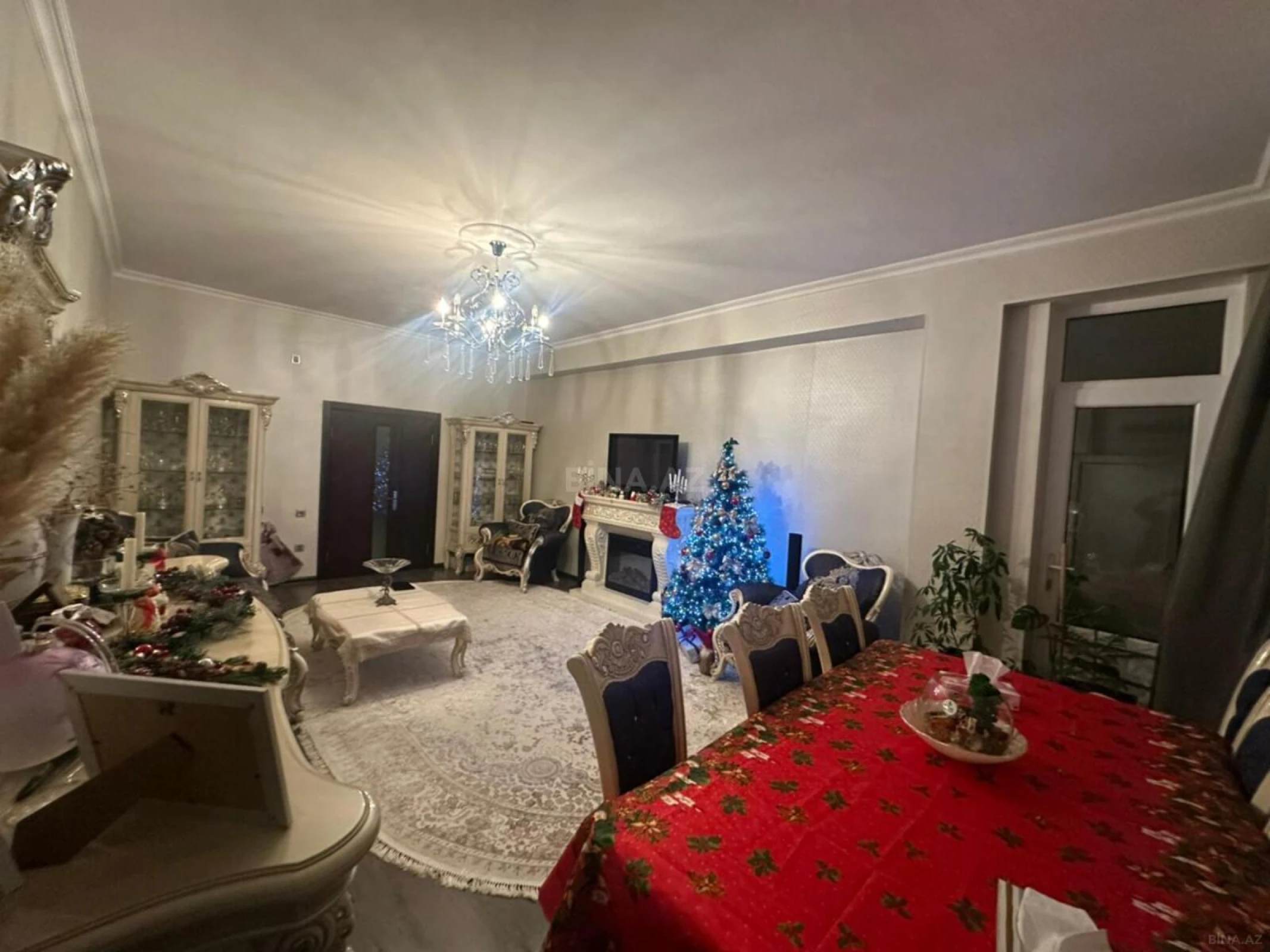 Satılır 3 otaqlı mənzil 140 m²