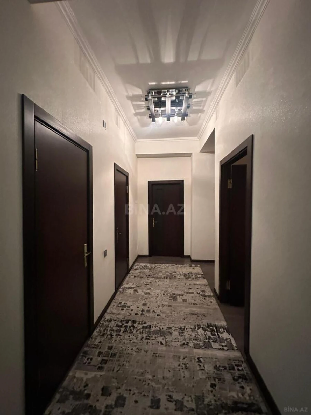 Satılır 3 otaqlı mənzil 140 m²