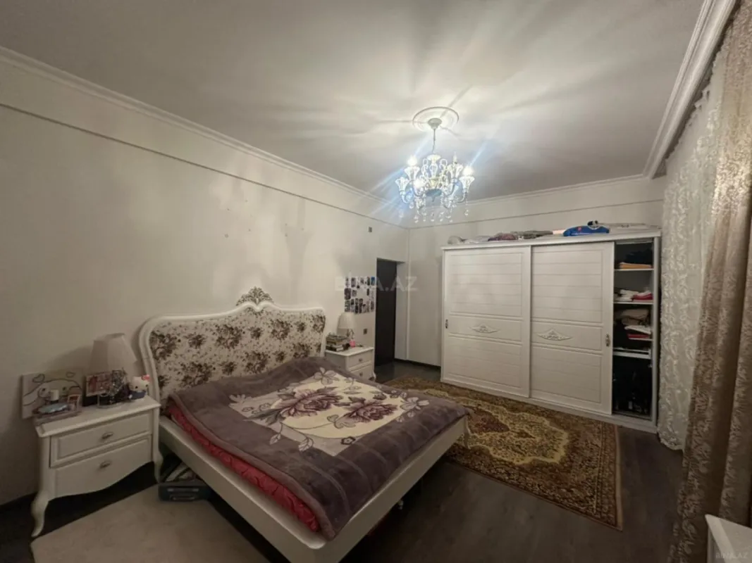 Satılır 3 otaqlı mənzil 140 m²