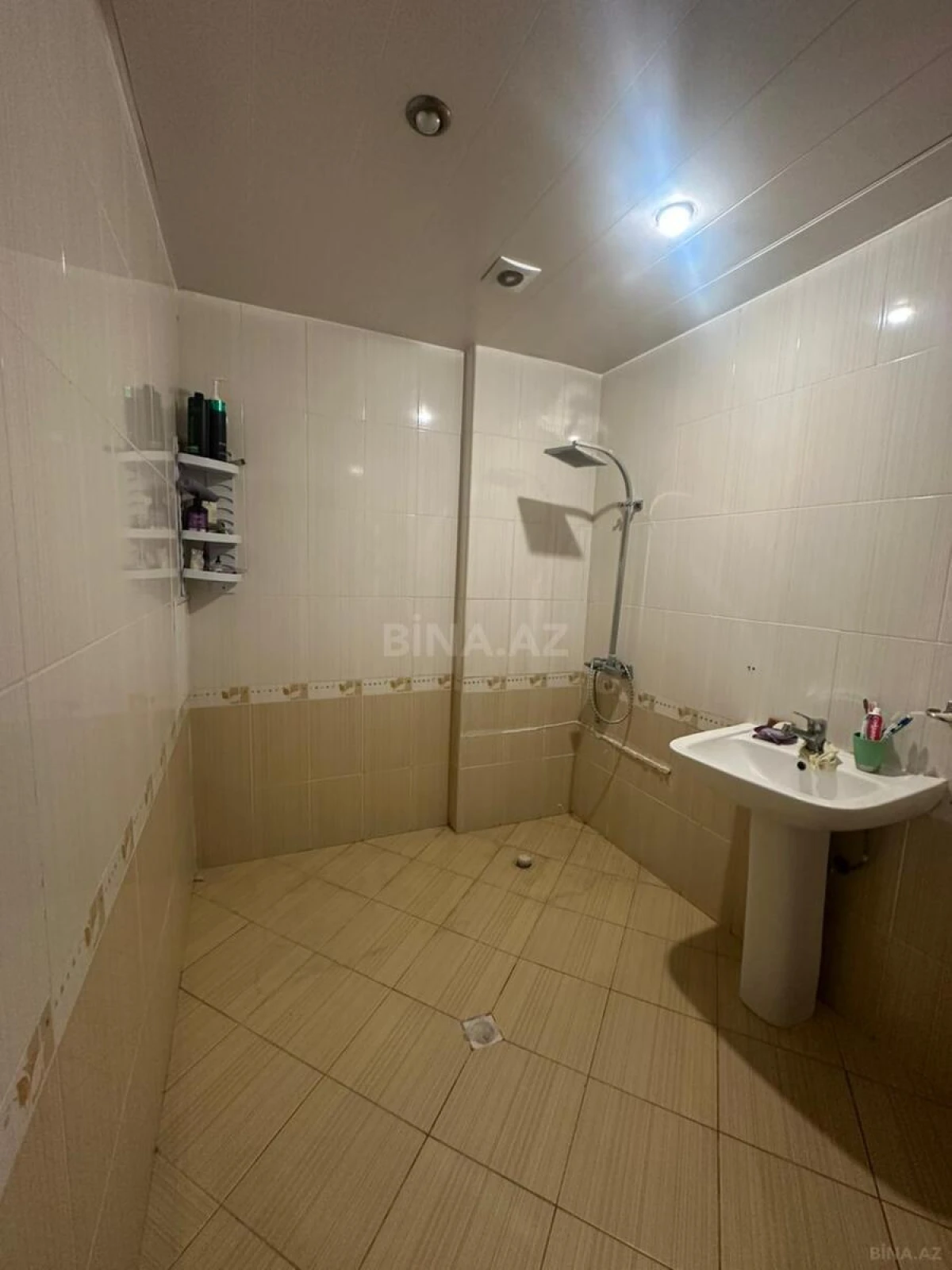 Satılır 3 otaqlı mənzil 140 m²