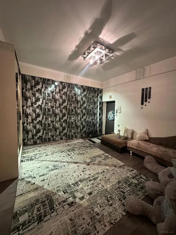 Satılır 3 otaqlı mənzil 140 m²