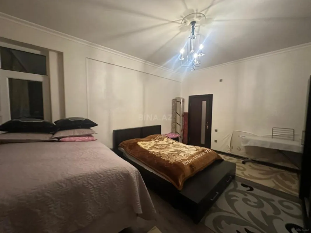 Satılır 3 otaqlı mənzil 140 m²