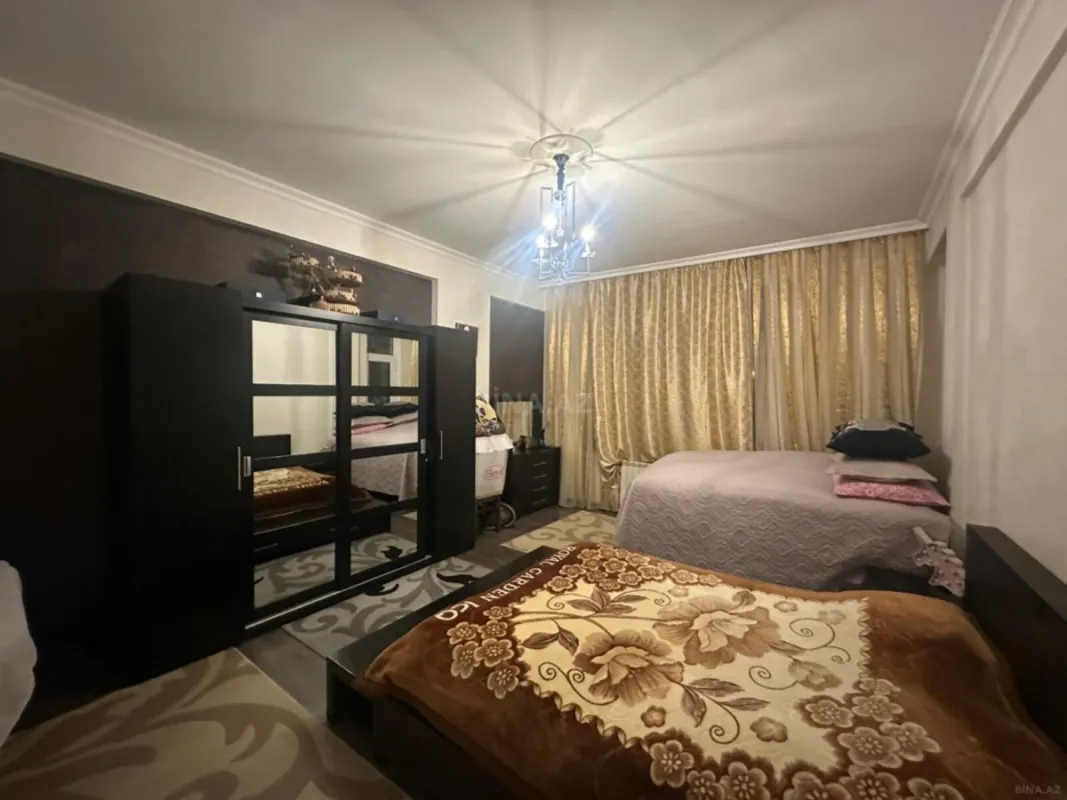 Satılır 3 otaqlı mənzil 140 m²