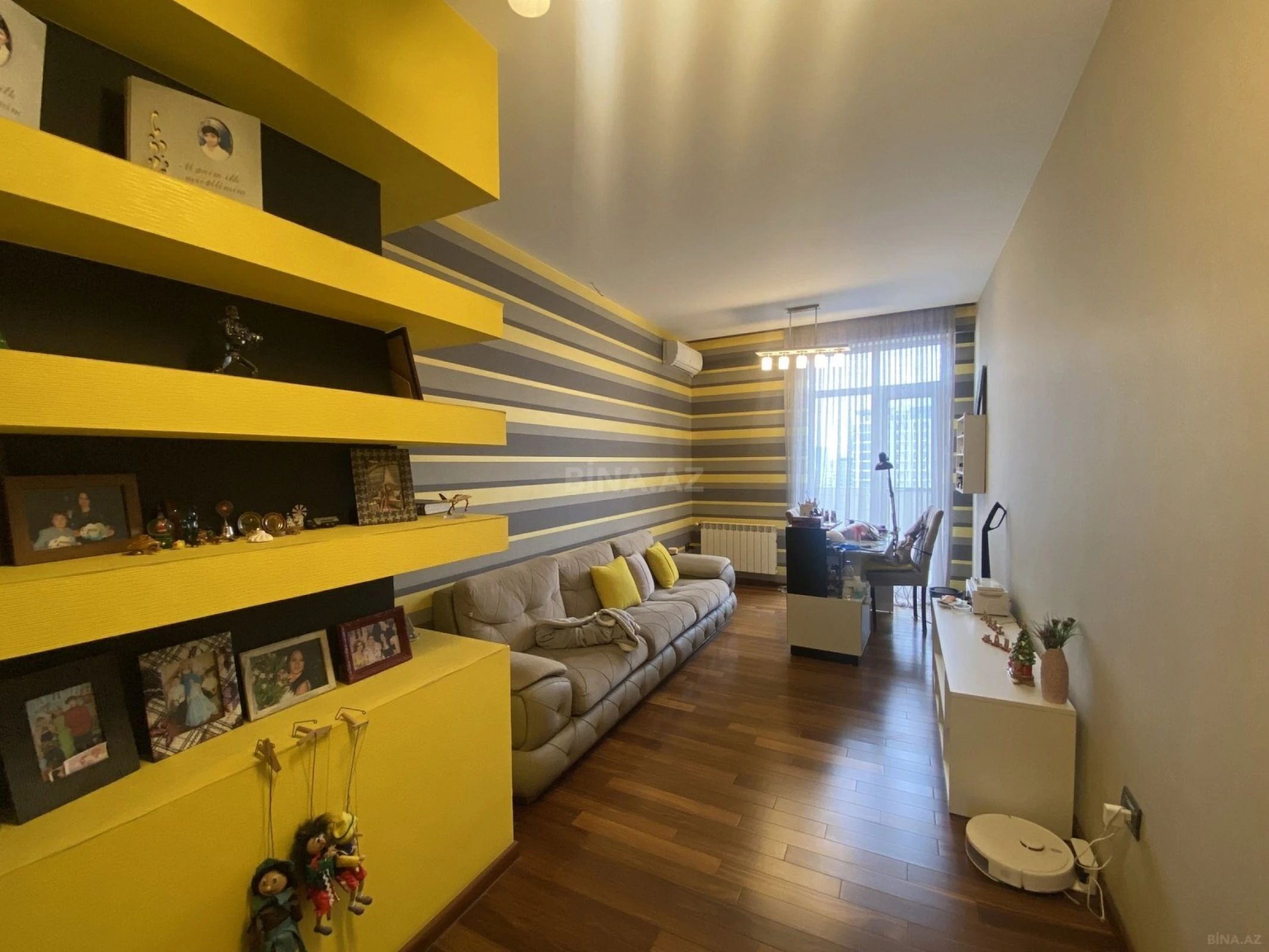 Satılır 4 otaqlı mənzil 183 m²