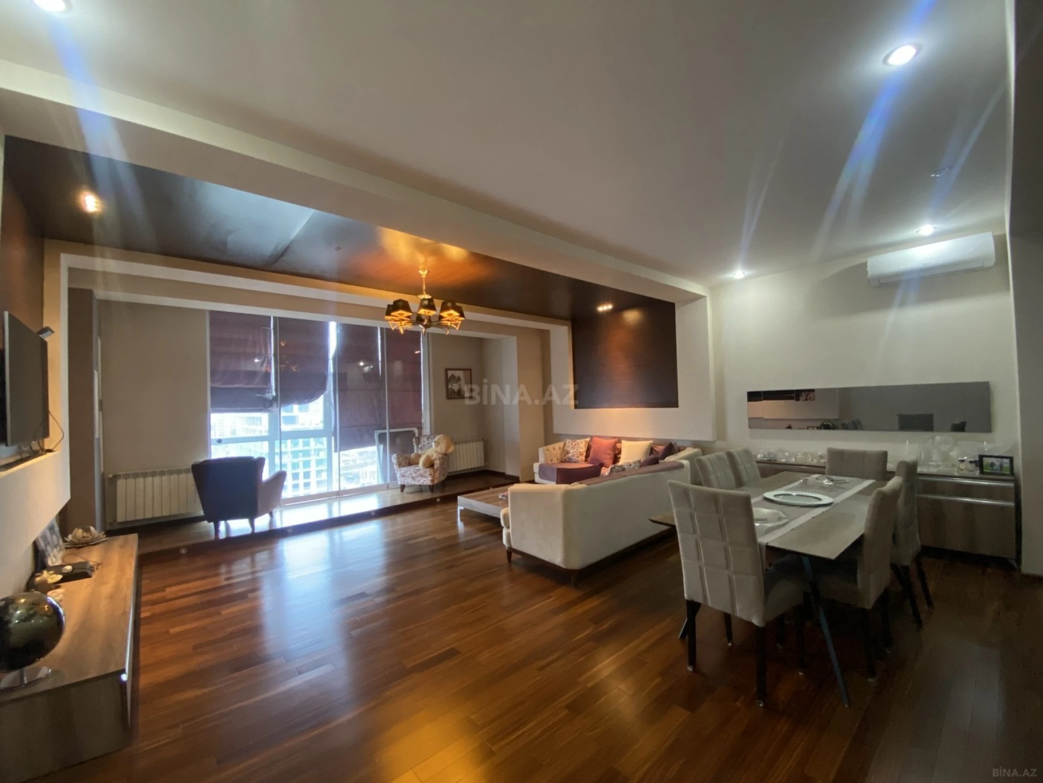 Satılır 4 otaqlı mənzil 183 m²