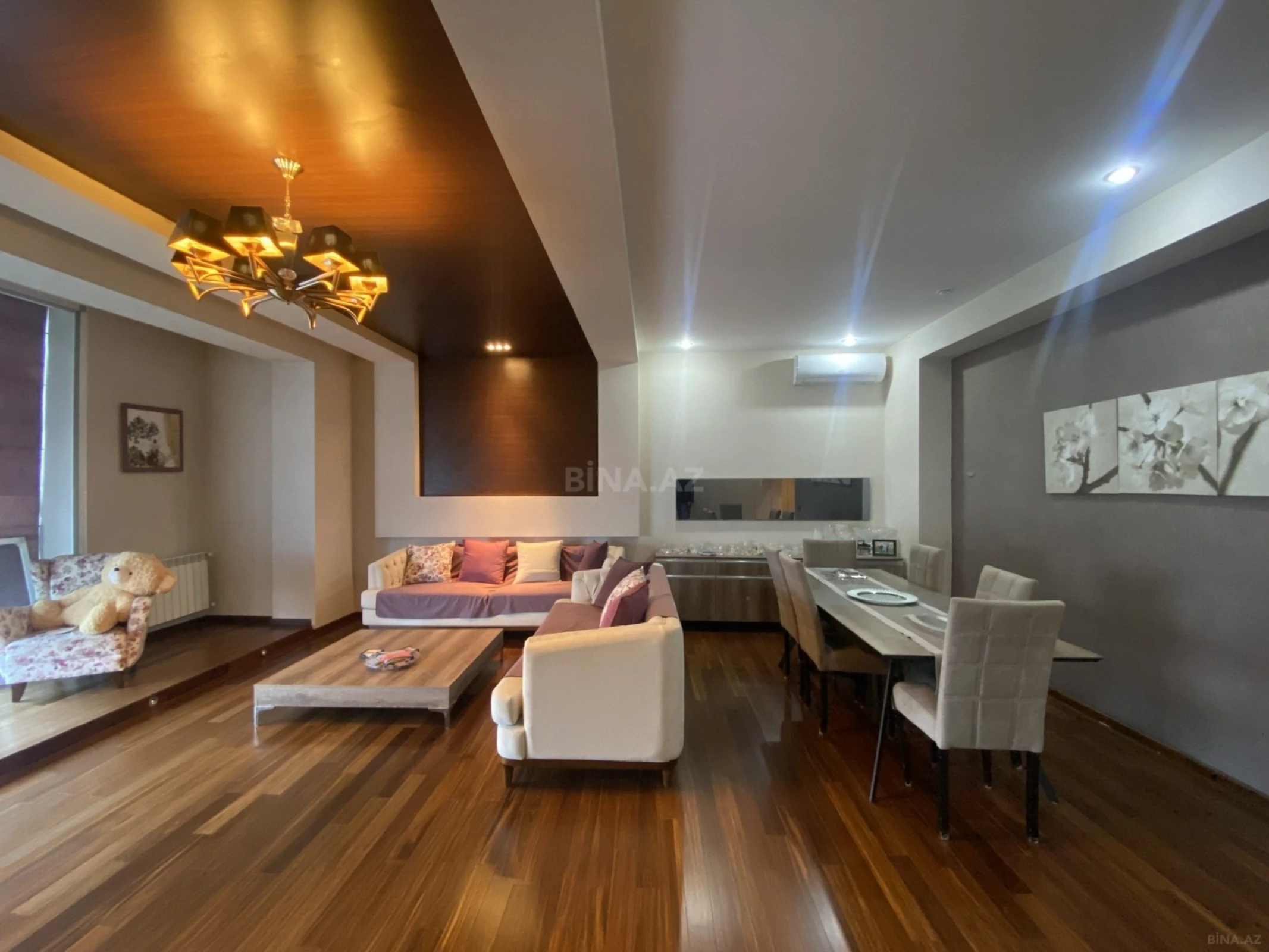 Satılır 4 otaqlı mənzil 183 m²