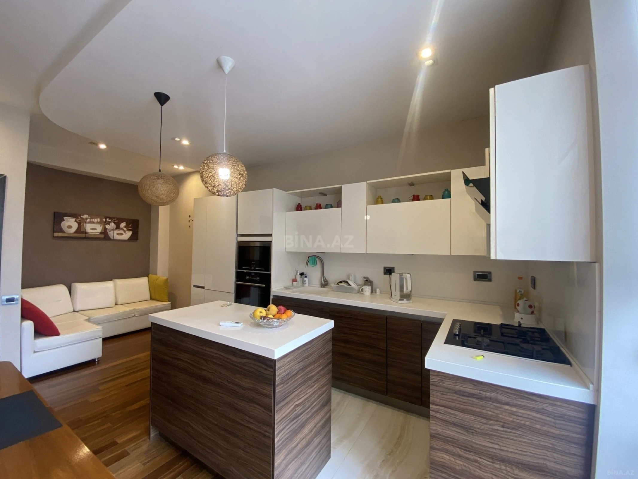 Satılır 4 otaqlı mənzil 183 m²