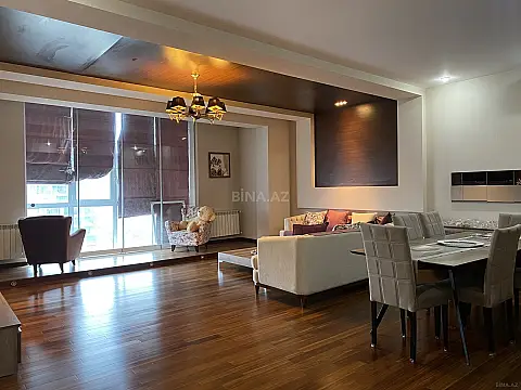 Satılır 4 otaqlı mənzil 183 m²