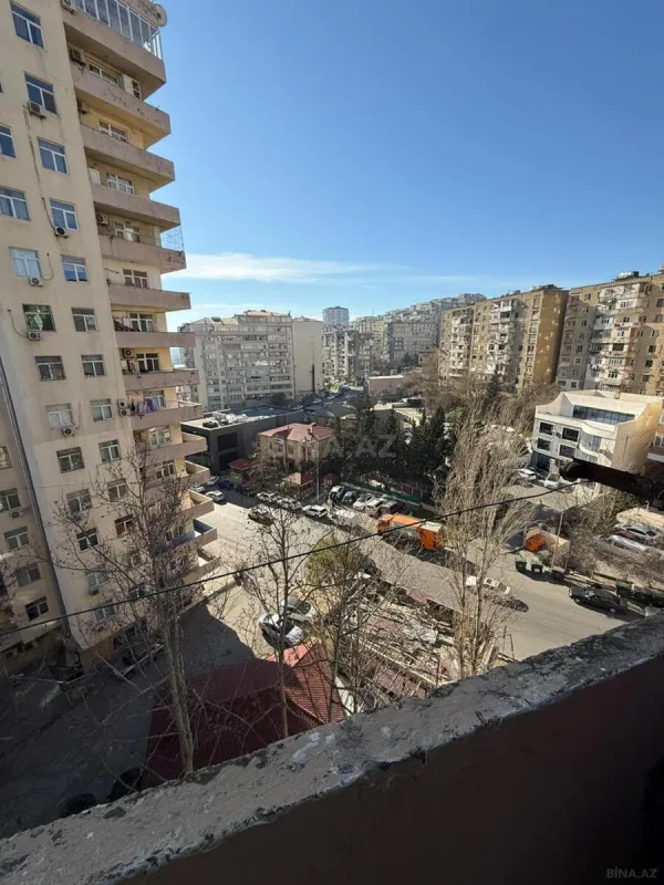 Satılır 4 otaqlı mənzil 110 m²
