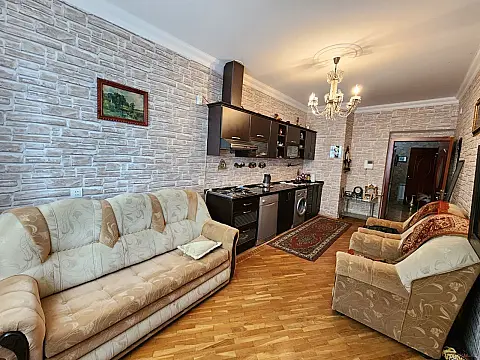 Kirayə verilir 2 otaqlı mənzil 64 m²