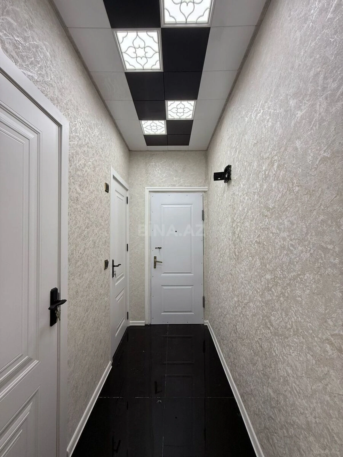 Satılır 2 otaqlı mənzil 58 m²