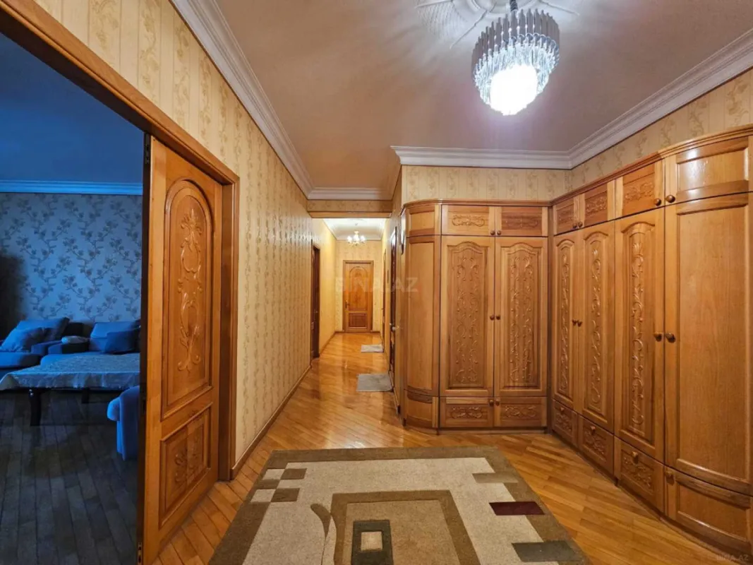 Kirayə verilir 3 otaqlı mənzil 135 m²