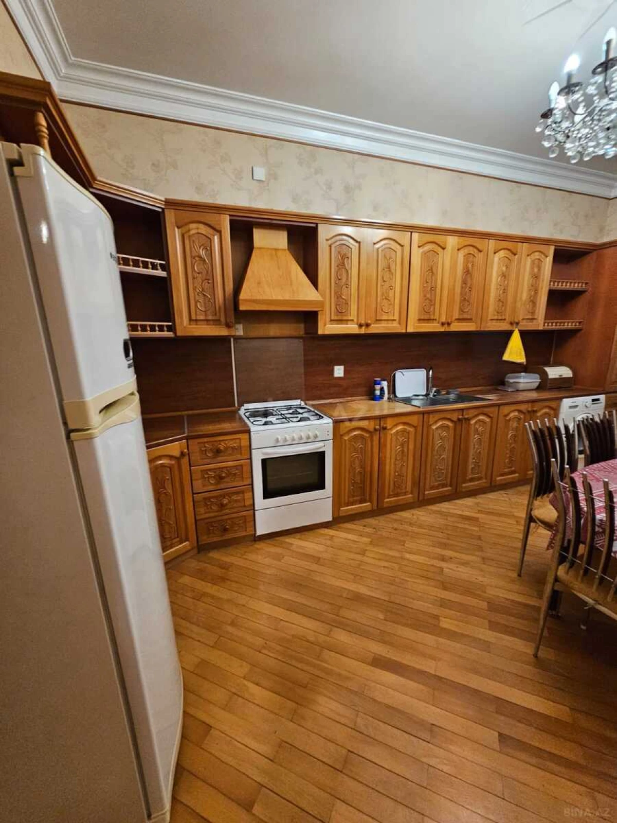 Kirayə verilir 3 otaqlı mənzil 135 m²