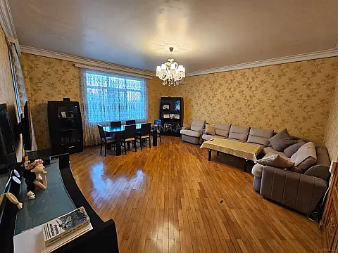 Kirayə verilir 3 otaqlı mənzil 135 m² — Bakı, Memar Əcəmi yanı 3 otaq 135.00 m²