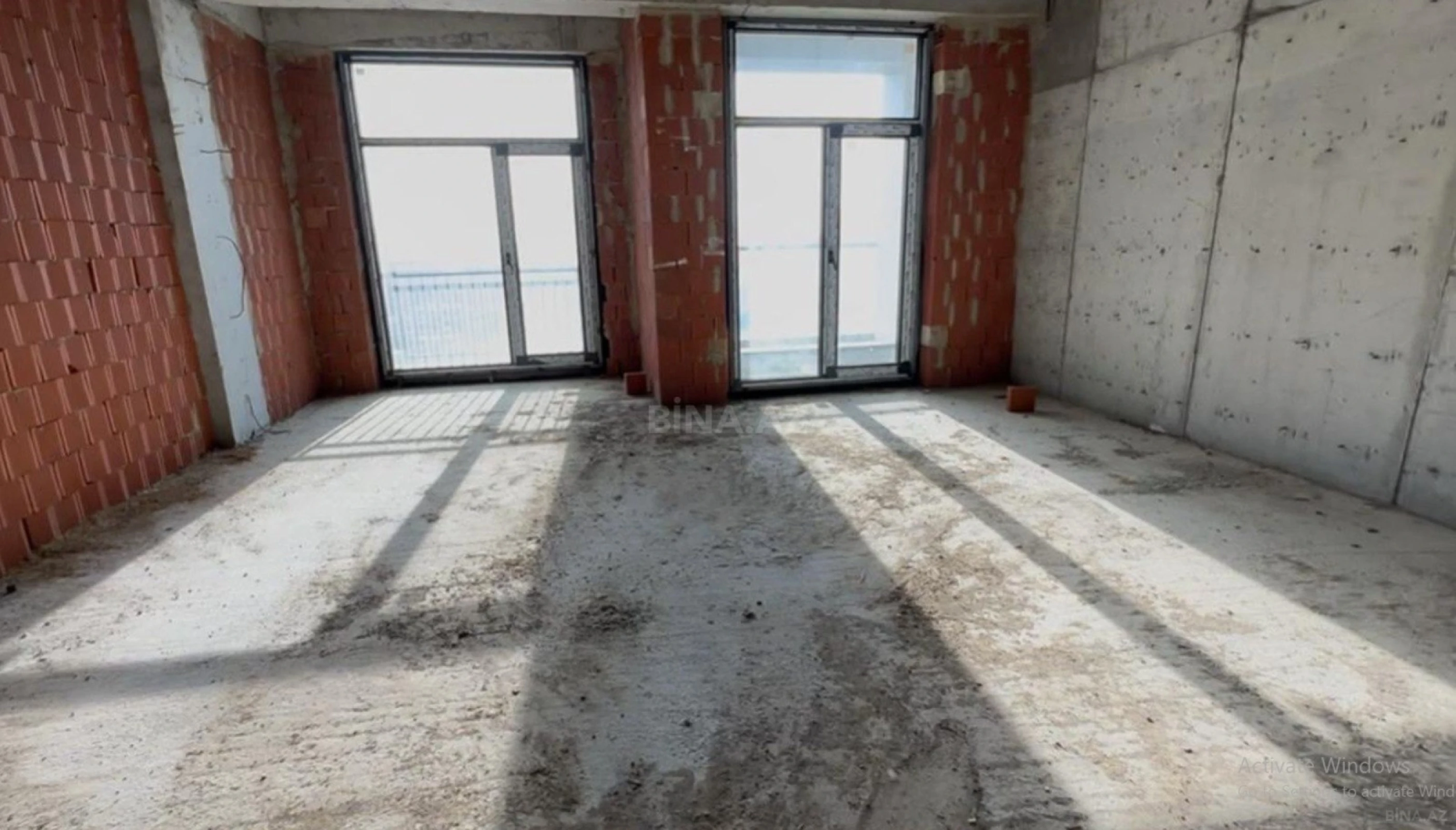 Satılır 3 otaqlı mənzil 137.1 m²