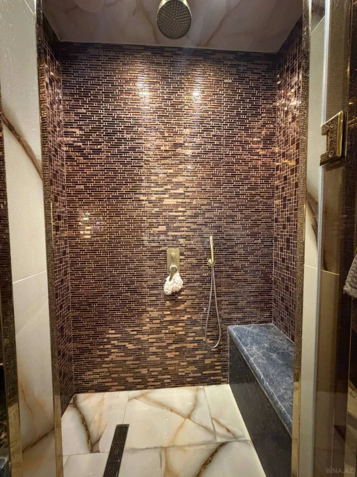 Satılır 3 otaqlı mənzil 144 m²