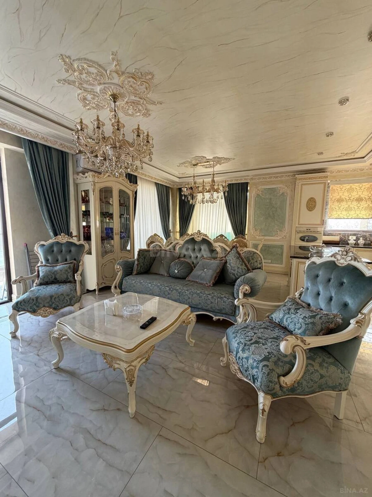 Satılır 3 otaqlı mənzil 144 m²