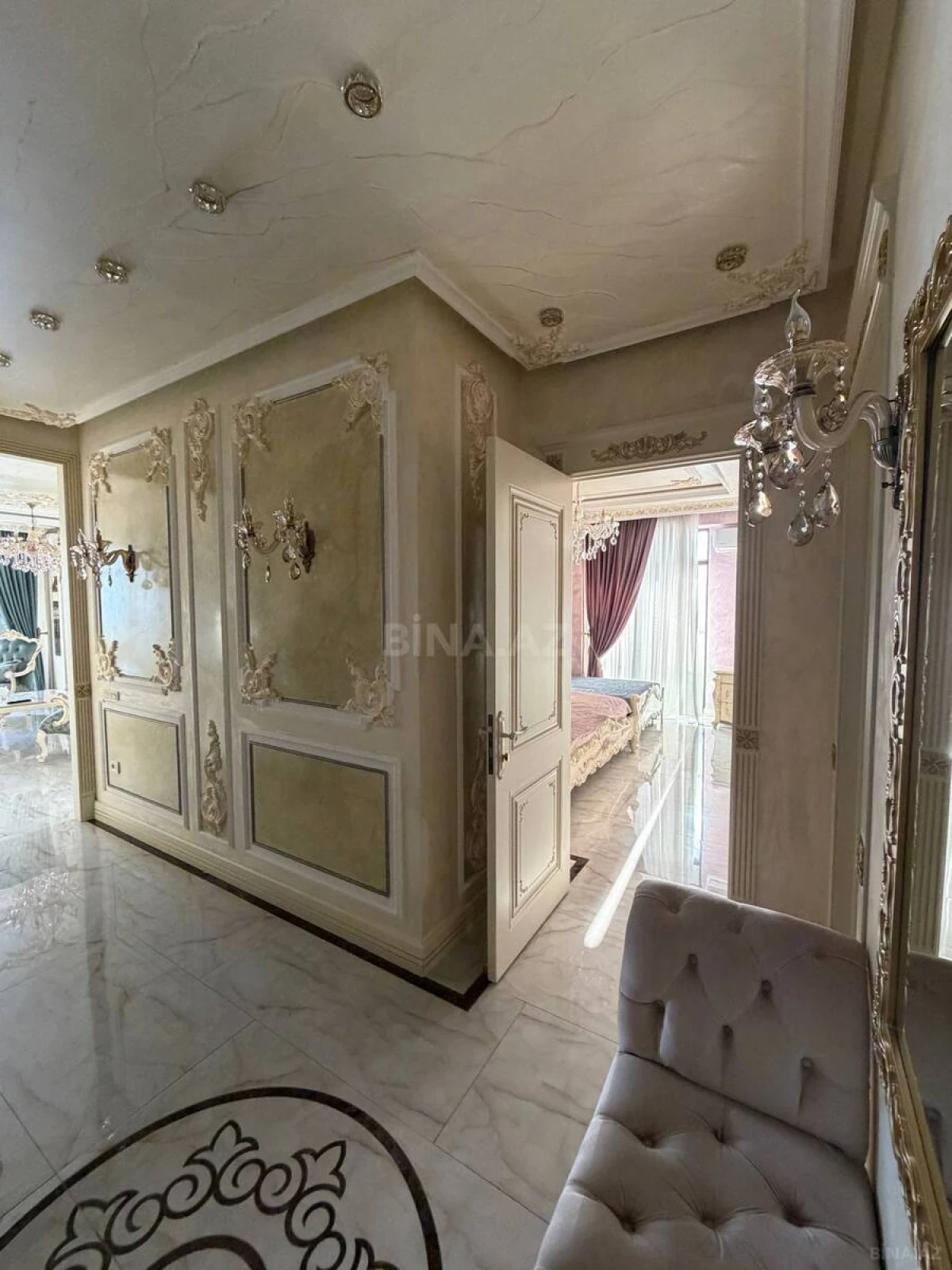 Satılır 3 otaqlı mənzil 144 m²