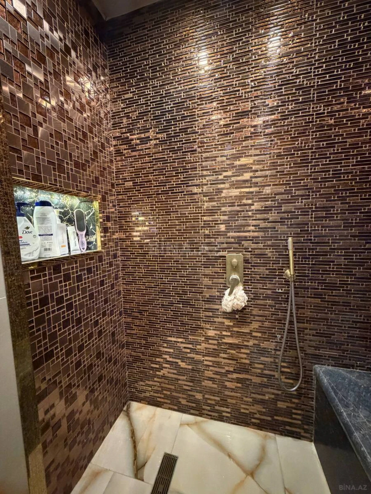 Satılır 3 otaqlı mənzil 144 m²