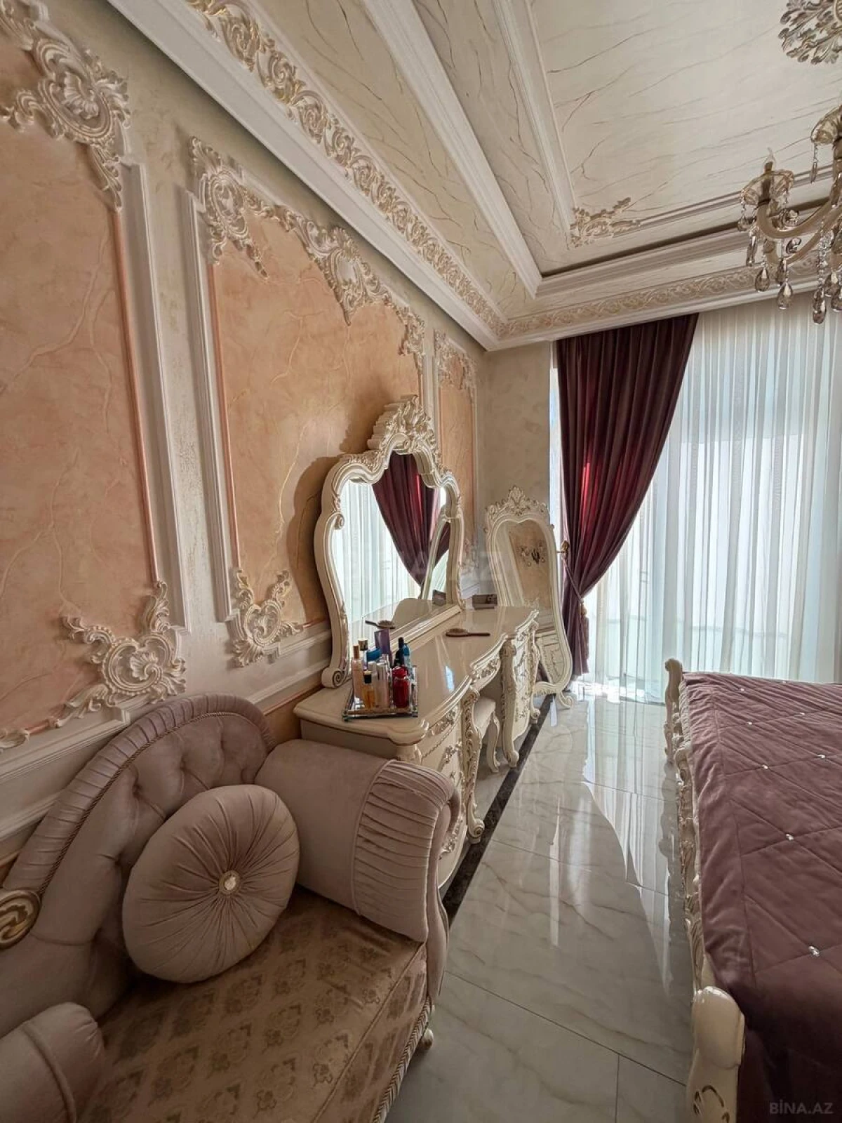 Satılır 3 otaqlı mənzil 144 m²