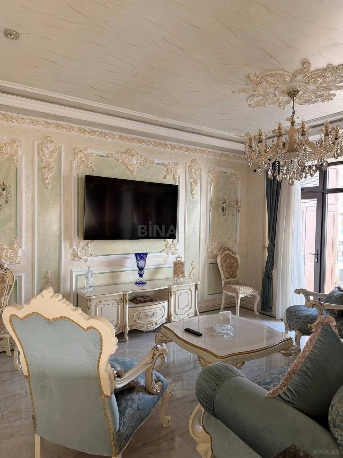 Satılır 3 otaqlı mənzil 144 m²