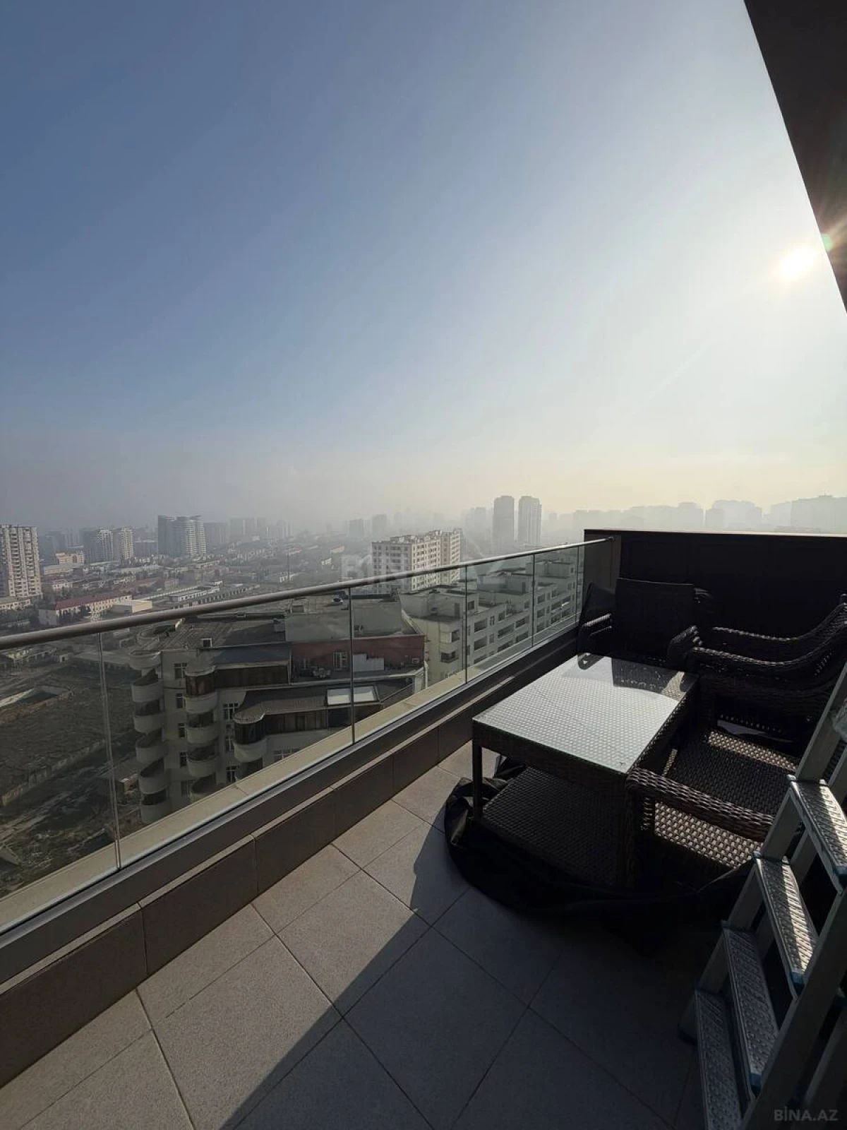 Satılır 3 otaqlı mənzil 144 m²
