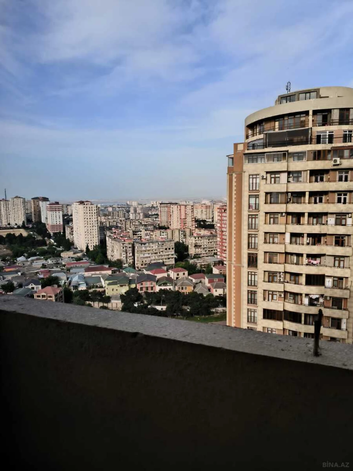 Satılır 4 otaqlı mənzil 186 m²