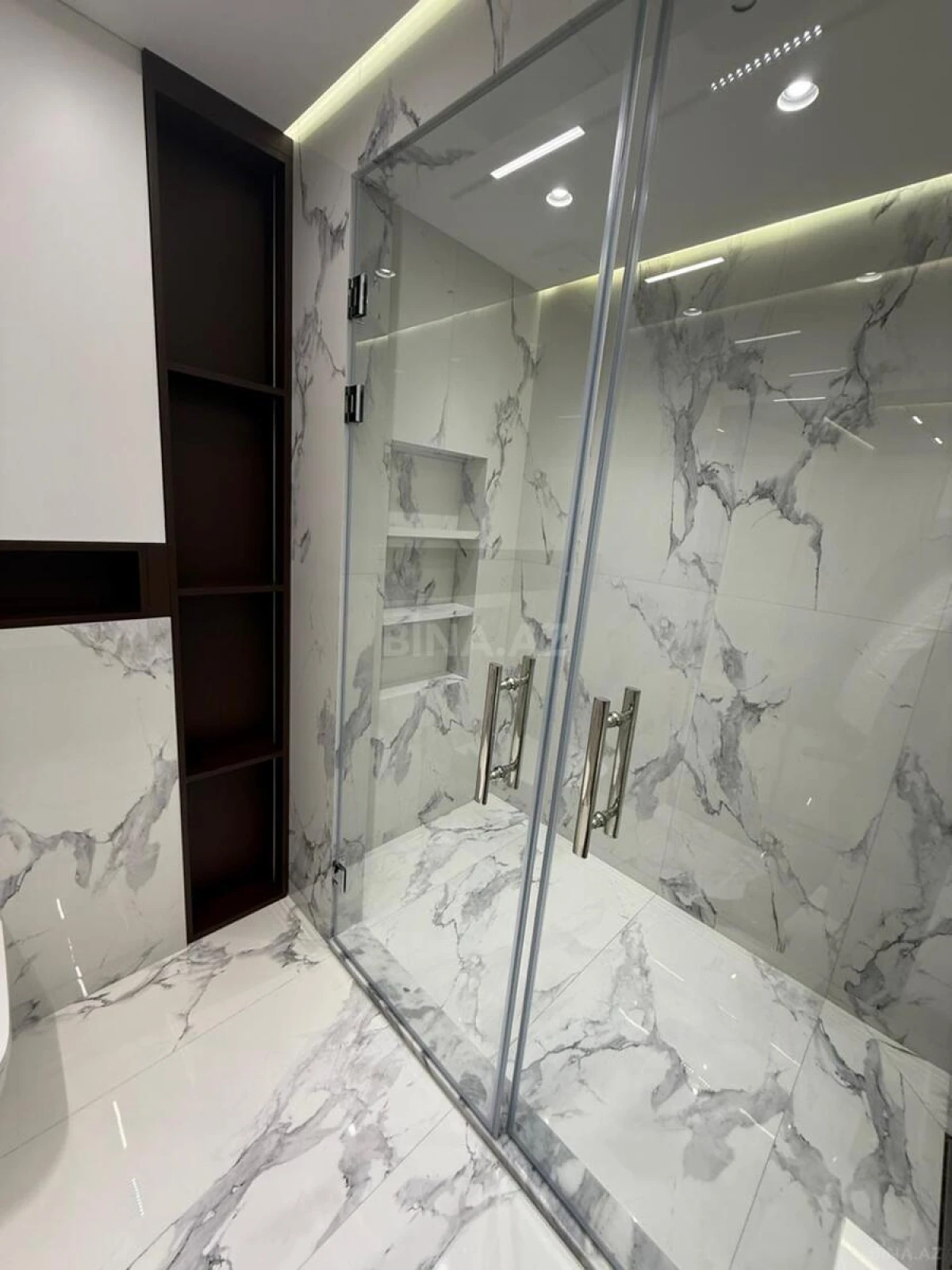 Kirayə verilir 2 otaqlı mənzil 90 m²