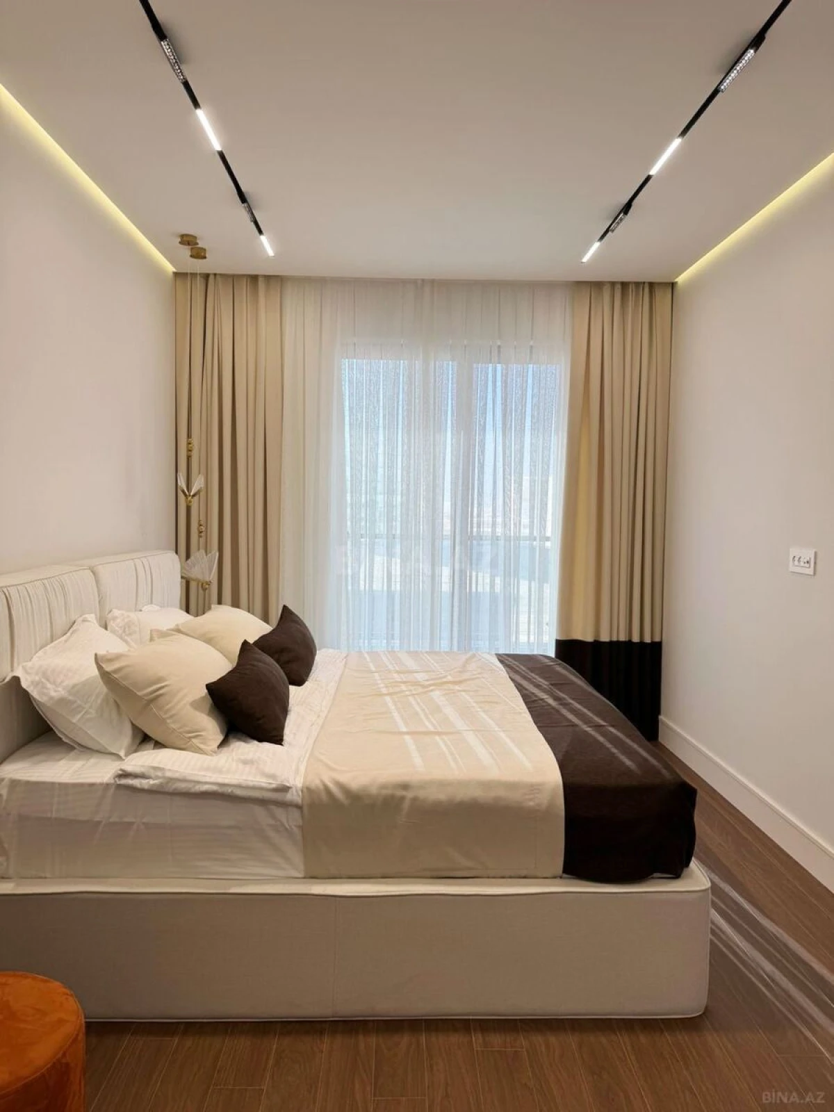 Kirayə verilir 2 otaqlı mənzil 90 m²
