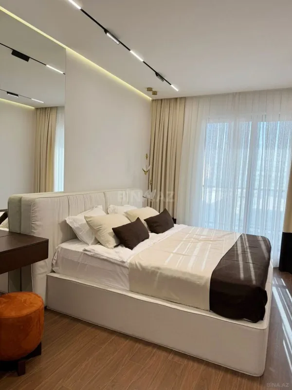 Kirayə verilir 2 otaqlı mənzil 90 m²