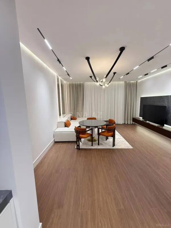 Kirayə verilir 2 otaqlı mənzil 90 m²