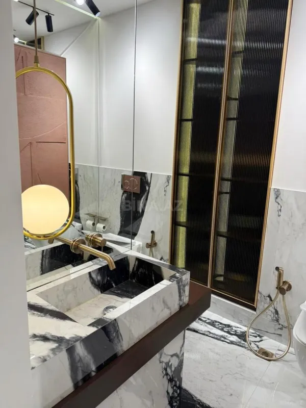 Kirayə verilir 2 otaqlı mənzil 90 m²