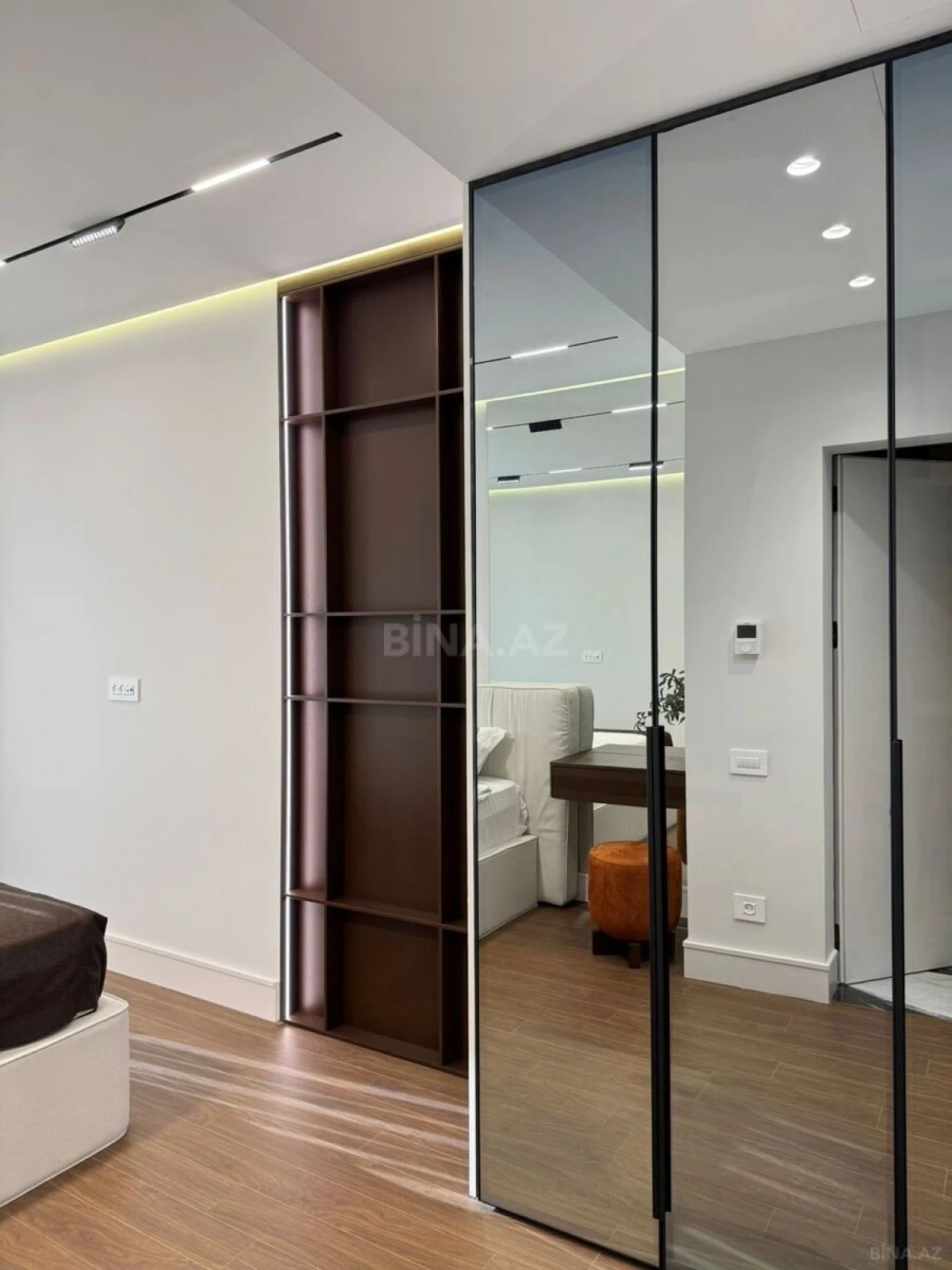 Kirayə verilir 2 otaqlı mənzil 90 m²