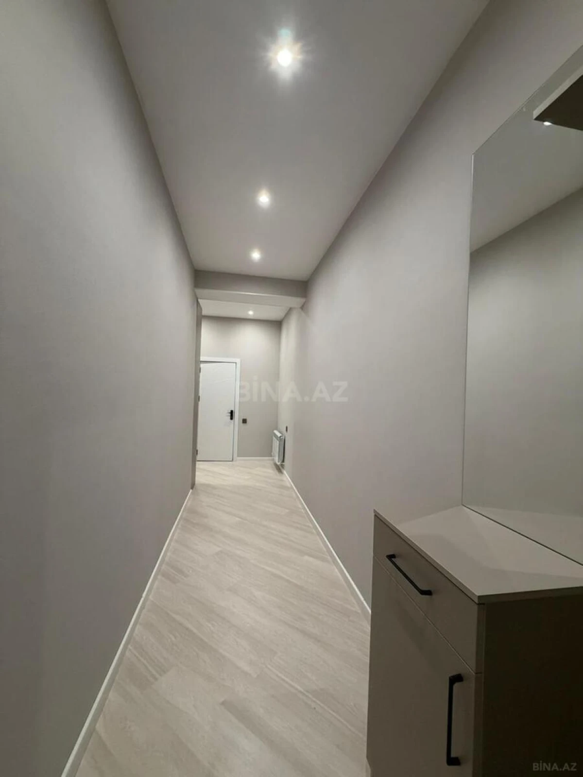Satılır 2 otaqlı mənzil 60 m²