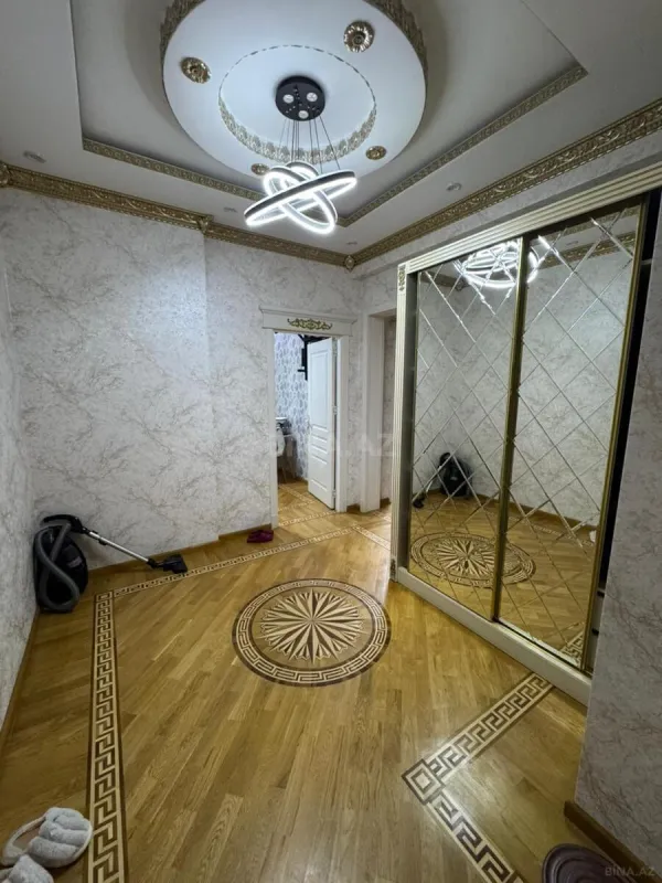 Satılır 2 otaqlı mənzil 86 m²