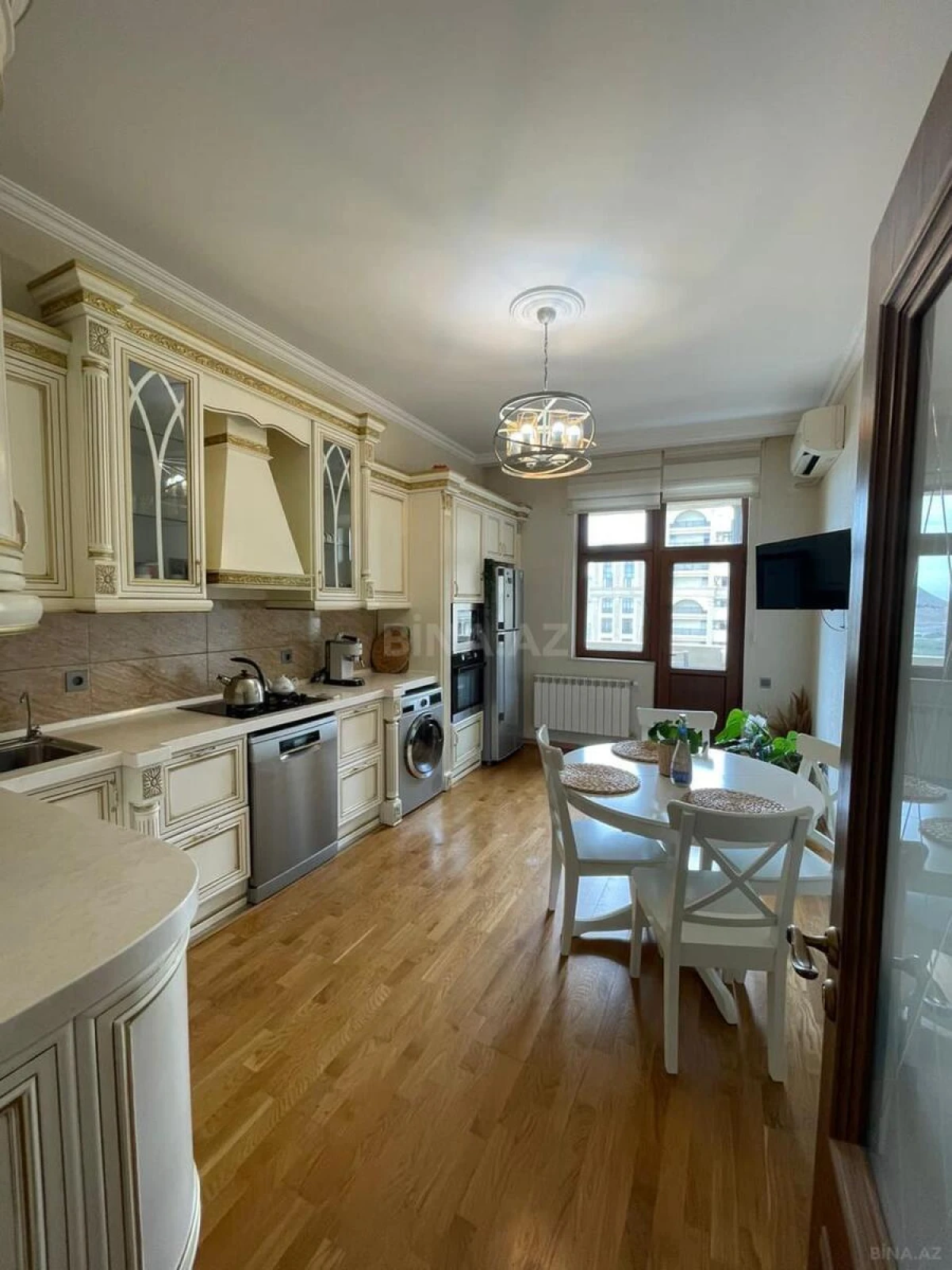 Satılır 3 otaqlı mənzil 96 m²