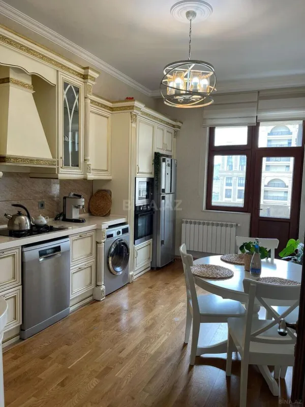 Satılır 3 otaqlı mənzil 96 m²